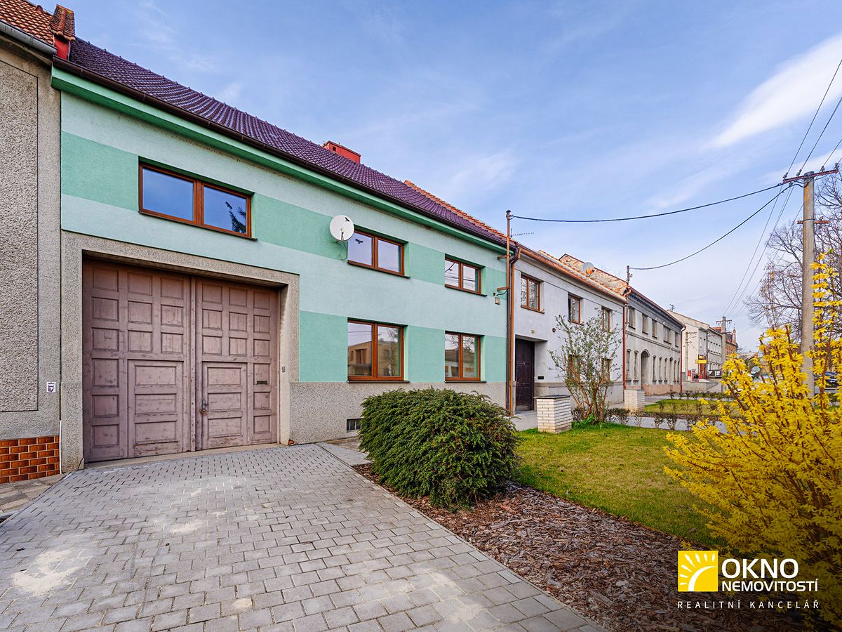 Prodej rodinného domu 600 m², pozemek 1240 m²